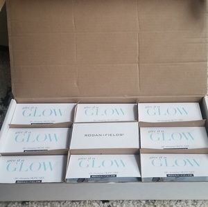 Rodan+Fields Give it a Glow - 40 Packs